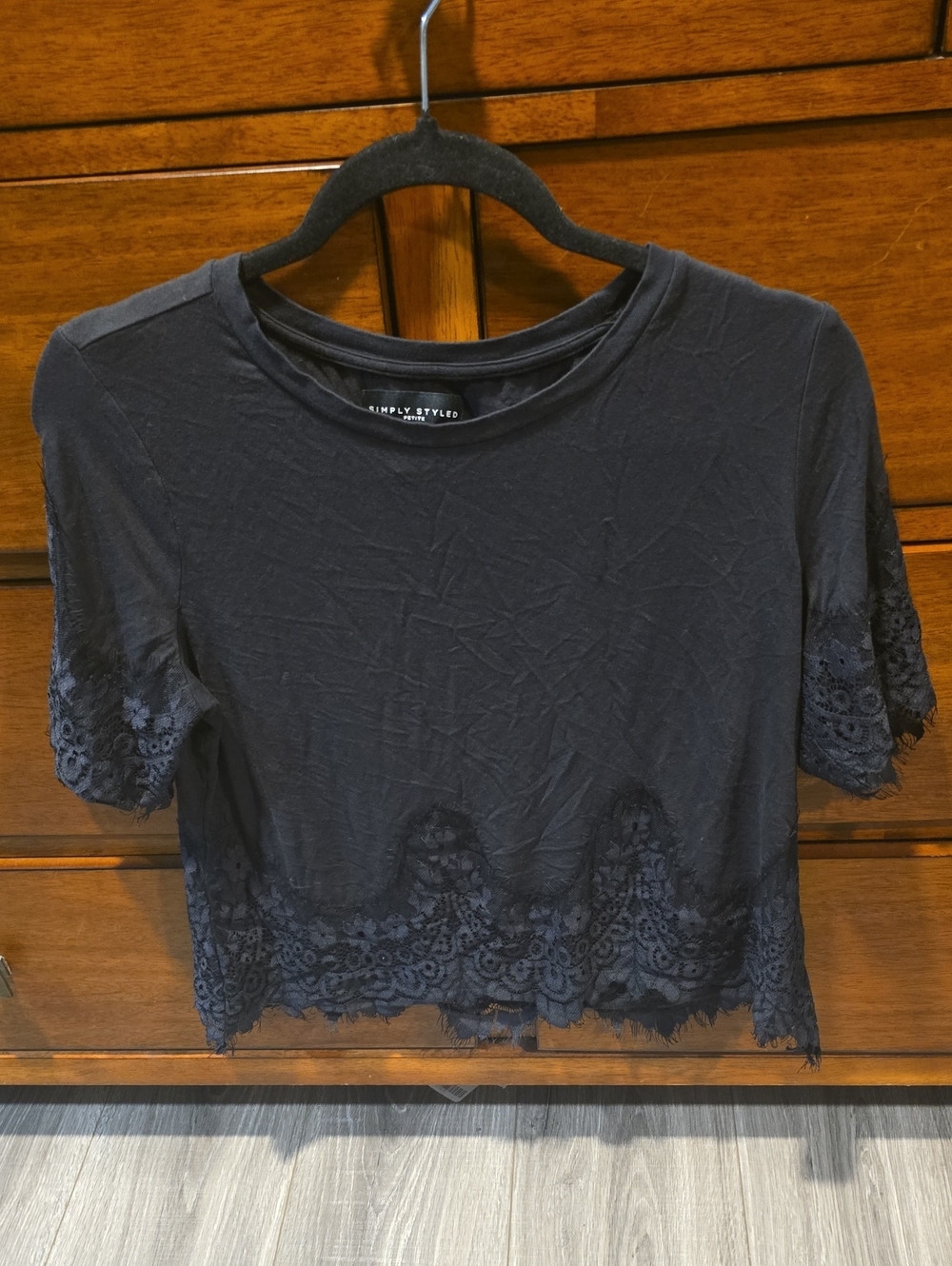 Simply Styled Black Lace-Hem Short Sleeve Crop Top